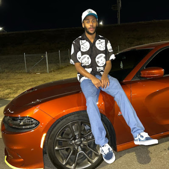 Profile Picture of Marc Higgins (@higginsmarc95) on Poshmark