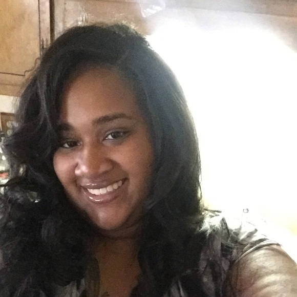 Profile Picture of Cherea Humphrey (@cherea1) on Poshmark