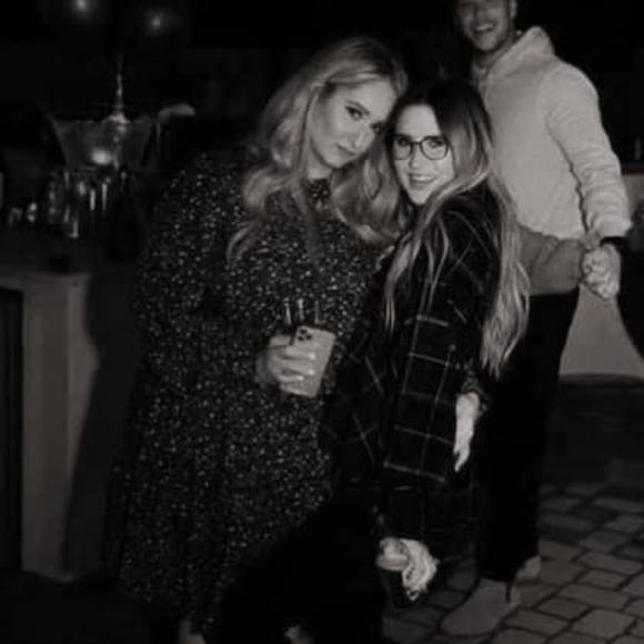 Profile Picture of Sunnie Tullier (@sunnietullier) on Poshmark