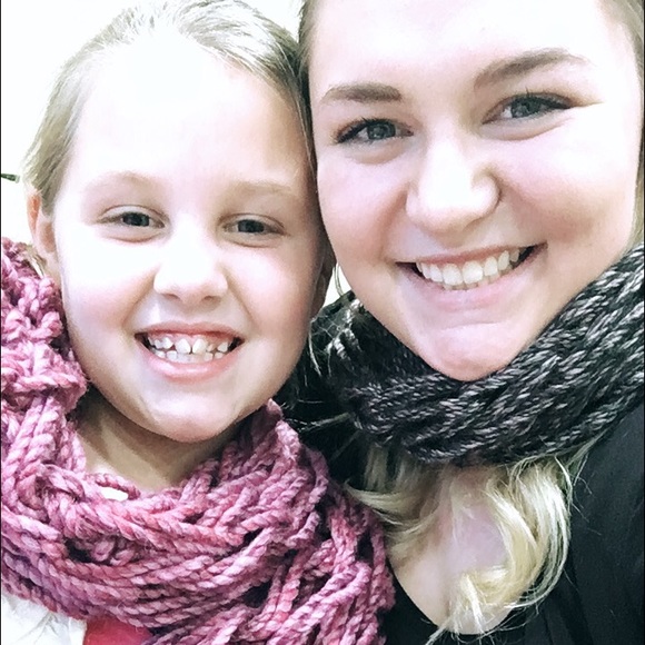 Profile Picture of Mackenzie Cottles (@mjcottles) on Poshmark