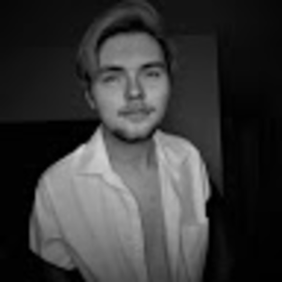 Profile Picture of Richard Engebretsen (@r_engebretsen) on Poshmark