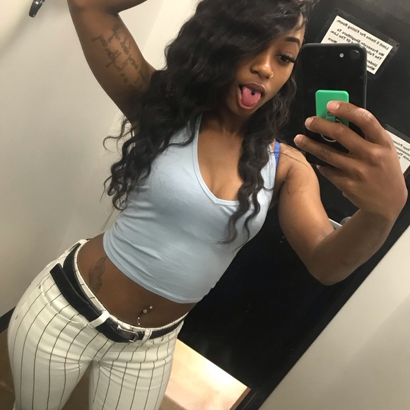 Profile Picture of Zeph Rollerson (@zephhoney) on Poshmark