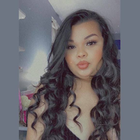 Profile Picture of Anlly Ramirez (@daya0316) on Poshmark