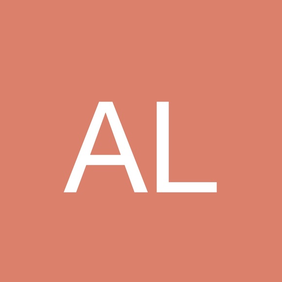 Profile Picture of Alice Lee (@xtralargegrammy) on Poshmark