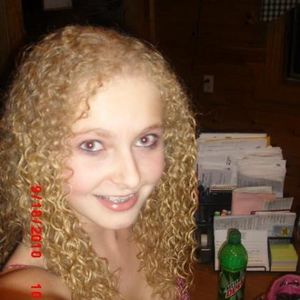 Profile Picture of Desiree Lester (@15desi17) on Myspace