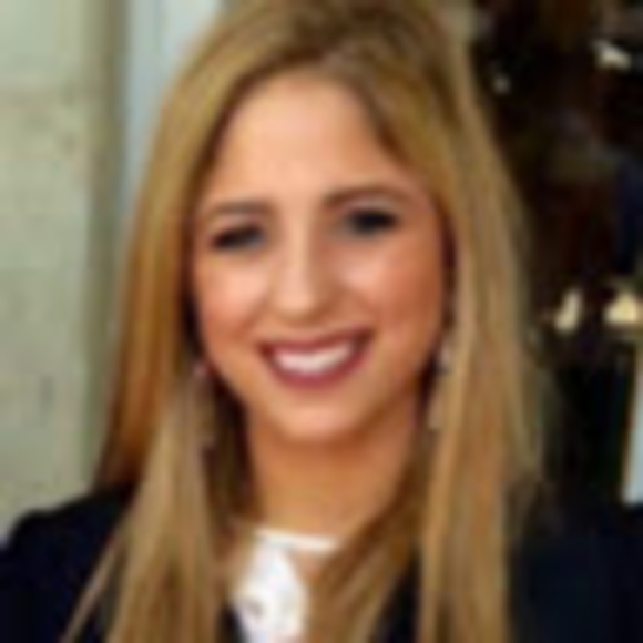 Profile Picture of Lexie Tauben (@lextauben) on Poshmark