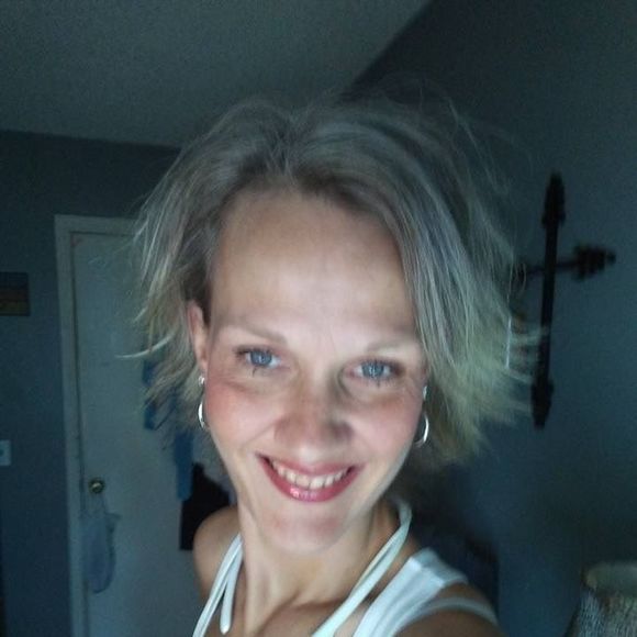 Profile Picture of Julie Chaffins (@jbagleychaffins) on Poshmark