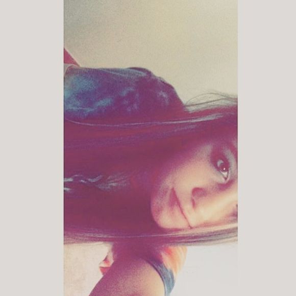 Profile Picture of Faith Vandevoorde (@fvandevoorde6) on Poshmark