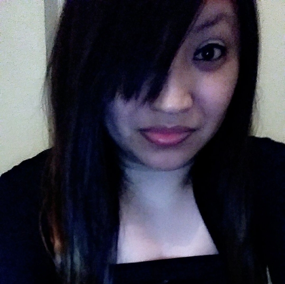 Profile Picture of Albina Gonzalez (@1991nina) on Poshmark