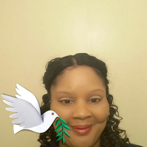 Profile Picture of Monique Murden (@murden72) on Poshmark