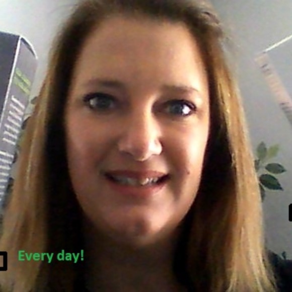Profile Picture of Angela Walker (@awalker78681) on Poshmark