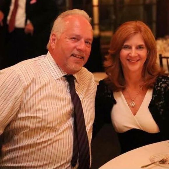 Kathy Tavis - Poshmark Profile Picture of Kathy Tavis (@kathytavis) on Poshmark