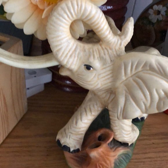 Profile Picture of Lucy Mata (@lucymata57) on Poshmark