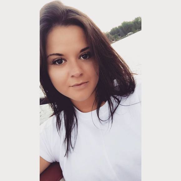 Profile Picture of Angelika Maltezos (@a_maltezos) on Poshmark