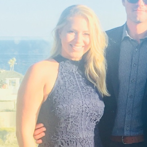 Profile Picture of Heather Rath (@heatherholdorf) on Poshmark