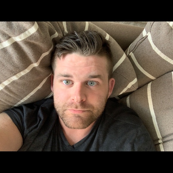 Travis Lanham - Poshmark Profile Picture of Travis Lanham (@tlplus) on Poshmark