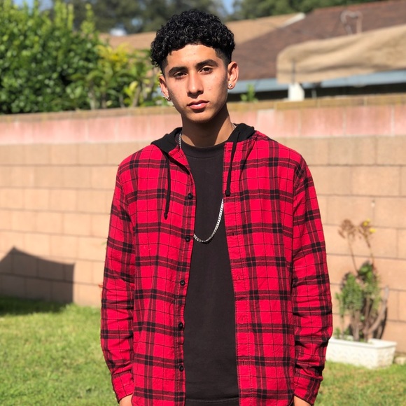 Profile Picture of Julio Sepulveda (@toodope626) on Poshmark