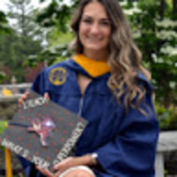 Profile Picture of Autumn Passarello (@apassarello) on Poshmark