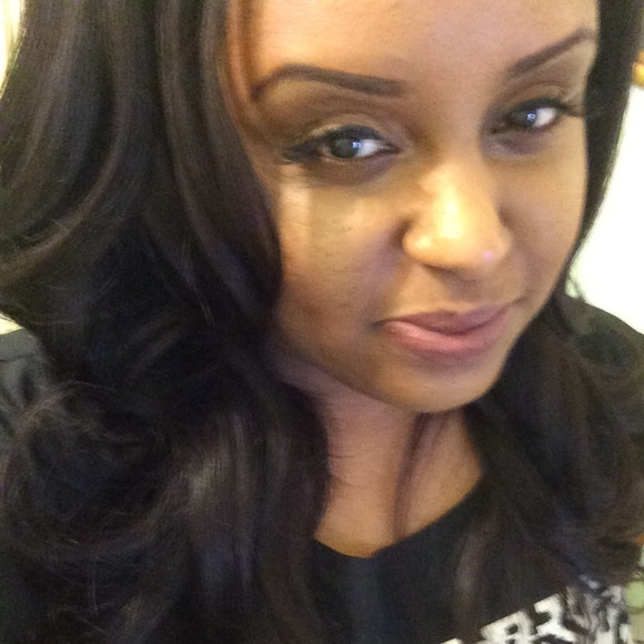 Profile Picture of Suzan Eisa (@saeisa) on Poshmark