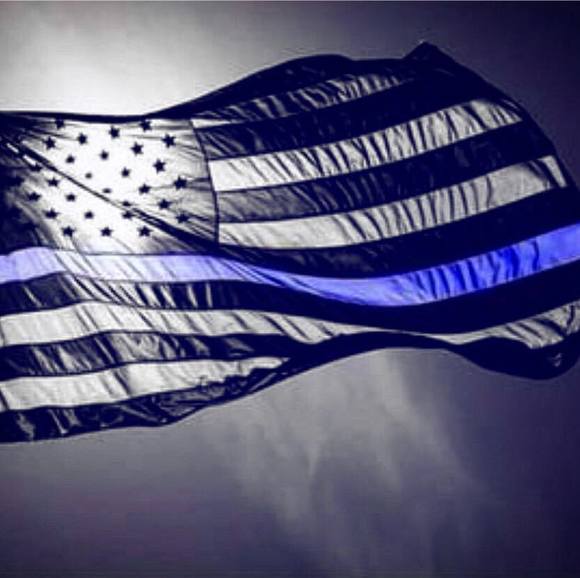 Profile Picture of Michelle Albertelli (@shellya23) on Poshmark