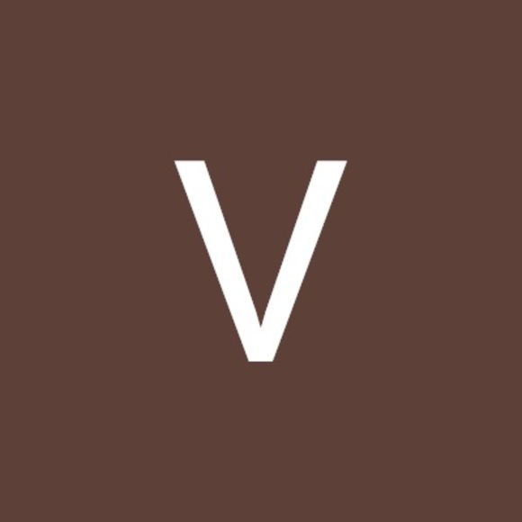 Profile Picture of Veronica Steele (@veronicastee425) on Poshmark