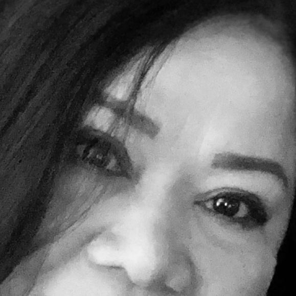 Profile Picture of Jo Caoili (@jocaoili) on Poshmark