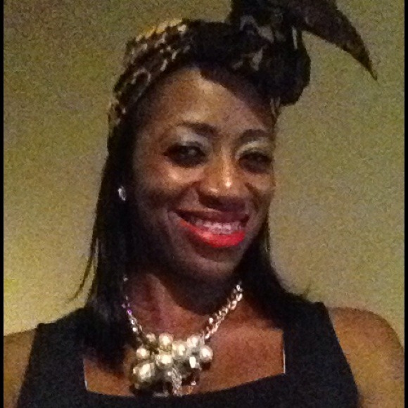 Profile Picture of Eanne Ebongue (@axi) on Poshmark