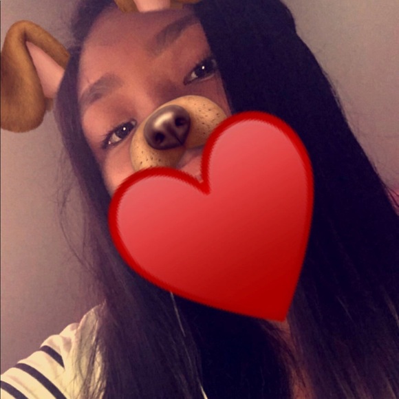 Profile Picture of Gisel Diaz (@giseldiaz188) on Poshmark