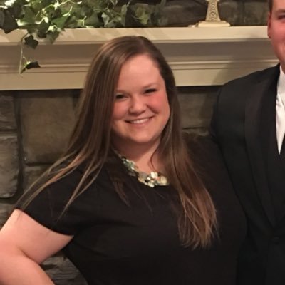 Profile Picture of Lindsey Bezona (@HeyItsLinny) on Twitter