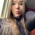 Profile Picture of bby em <3 (@emma.largenton) on Instagram
