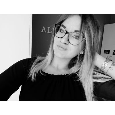 Profile Picture of Alexandra Dascalu (@AlexandraDasca7) on Twitter