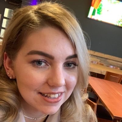 Profile Picture of Sophie Lea (@SophWeldon) on Twitter