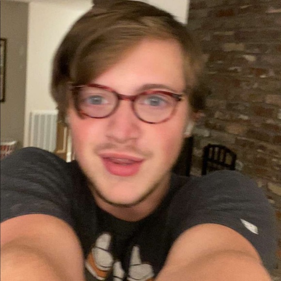 Profile Picture of James Daugherty (@jamesdaugher857) on Poshmark