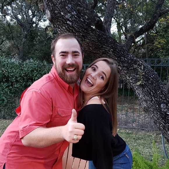 Profile Picture of Lori Traylor (@lotray77) on Poshmark