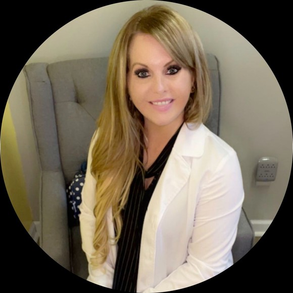 Profile Picture of Karen Menser (@karenia07) on Poshmark