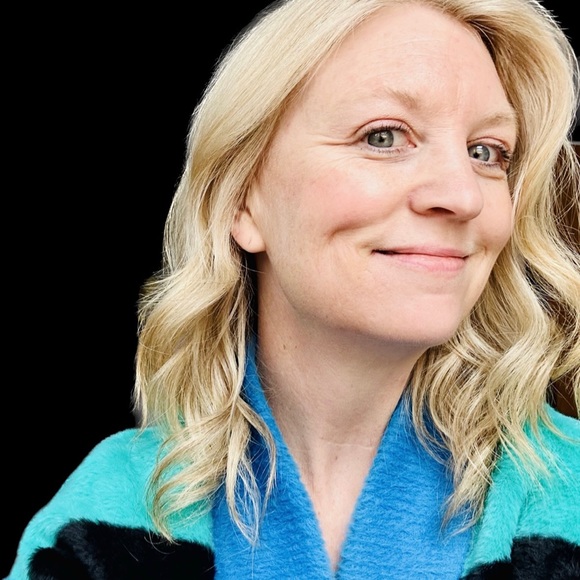 Profile Picture of Gretchen Franke (@gretchen_franke) on Poshmark