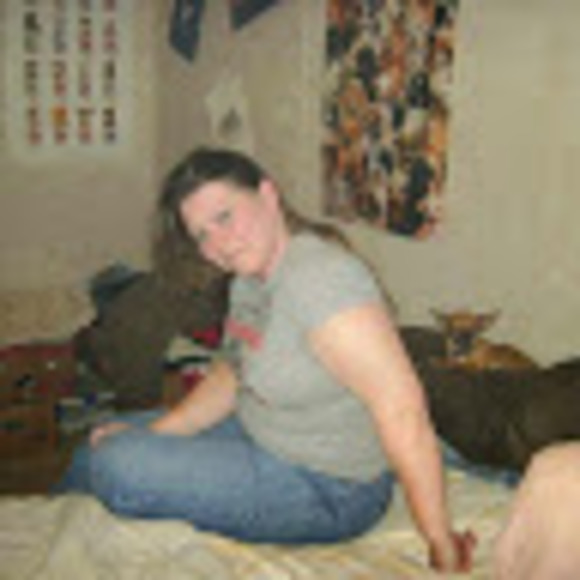 Profile Picture of Crystal Martin (@crystalmarti422) on Poshmark