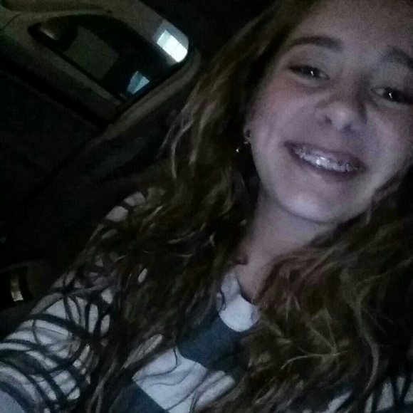 Profile Picture of Ashley Rucker (@ashleyruckerr) on Poshmark