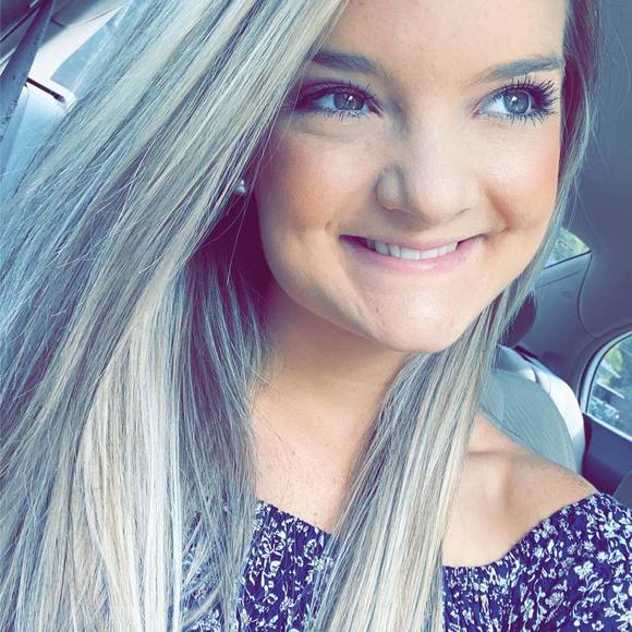 Profile Picture of Halee Turbyfill (@haleeturbyfill) on Poshmark