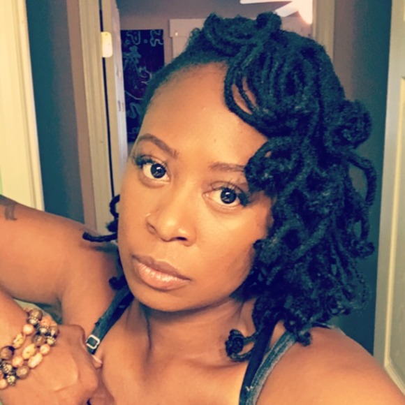 Profile Picture of Kaya Staten (@kayastaten) on Poshmark