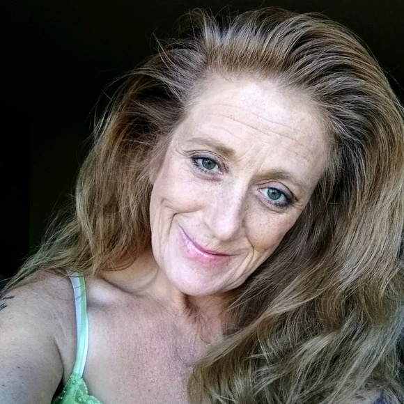 Profile Picture of Dawn Beverlin (@dbeverlin) on Poshmark