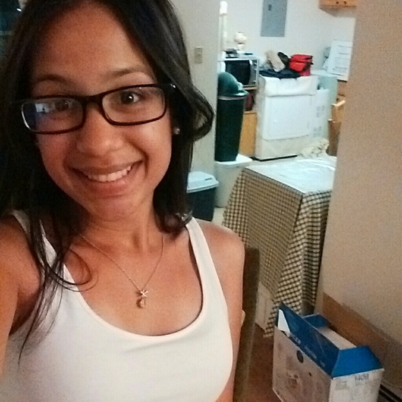 Profile Picture of Dulce Medina (@dulcemedina) on Poshmark