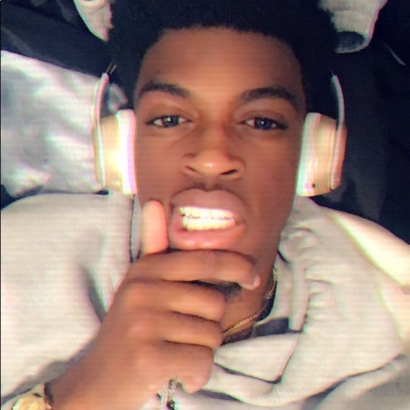 Profile Picture of Keshaun Hennis (@kingshaun3) on Poshmark