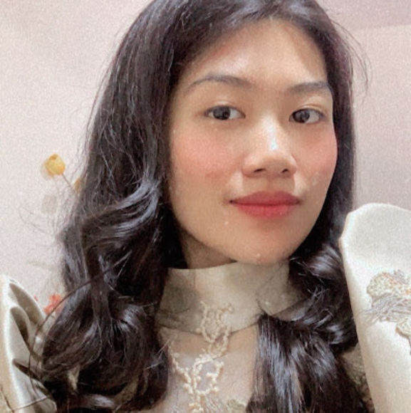 Profile Picture of Chesca Madriaga (@chz_02) on Poshmark