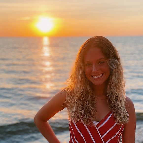 Profile Picture of Sarah Lancellotti (@sl_dance11) on Poshmark