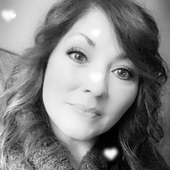 Profile Picture of Dawn Decker (@ddecker) on Poshmark