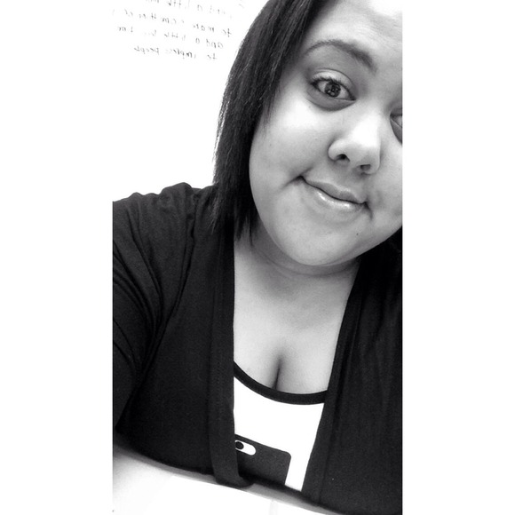 Profile Picture of Brenna Marie (@bee_marie9d8) on Poshmark