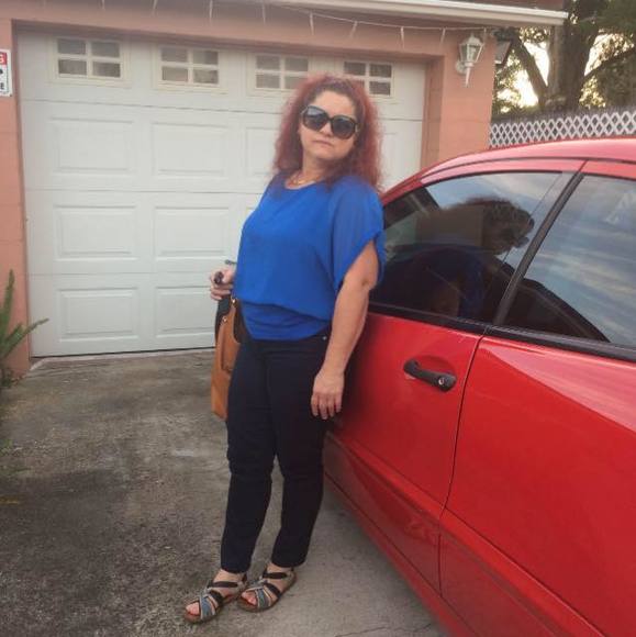 Profile Picture of Amelia Rojas (@ameliarojas766) on Poshmark