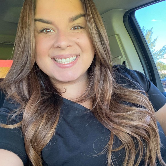 Profile Picture of Dinorah Vazquez alvarez (@dinorahvaz) on Poshmark