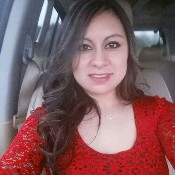 Profile Picture of Fabiola Chavez (@fabiola_chavez) on Poshmark